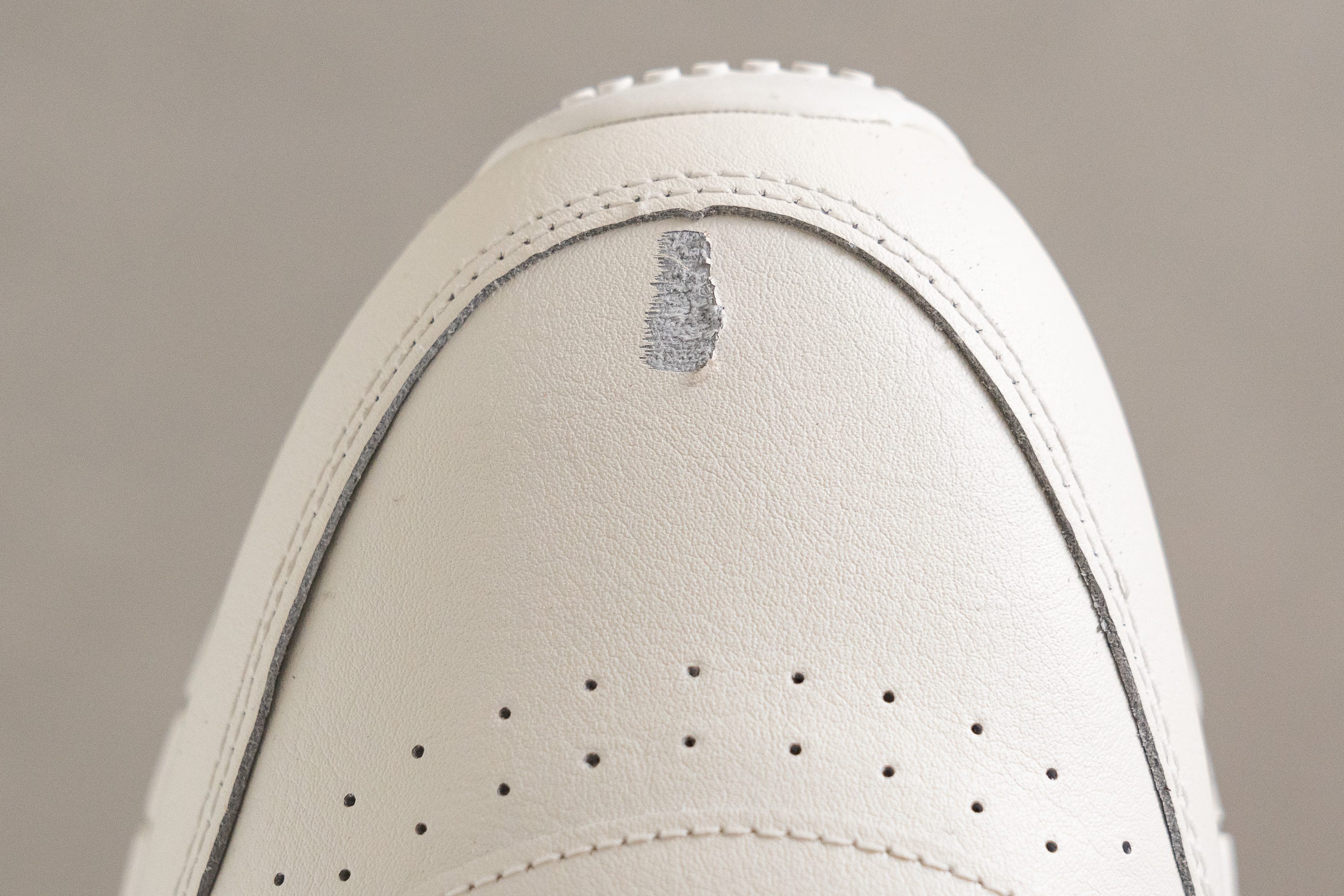 Reebok Classic Leather Toebox durability
