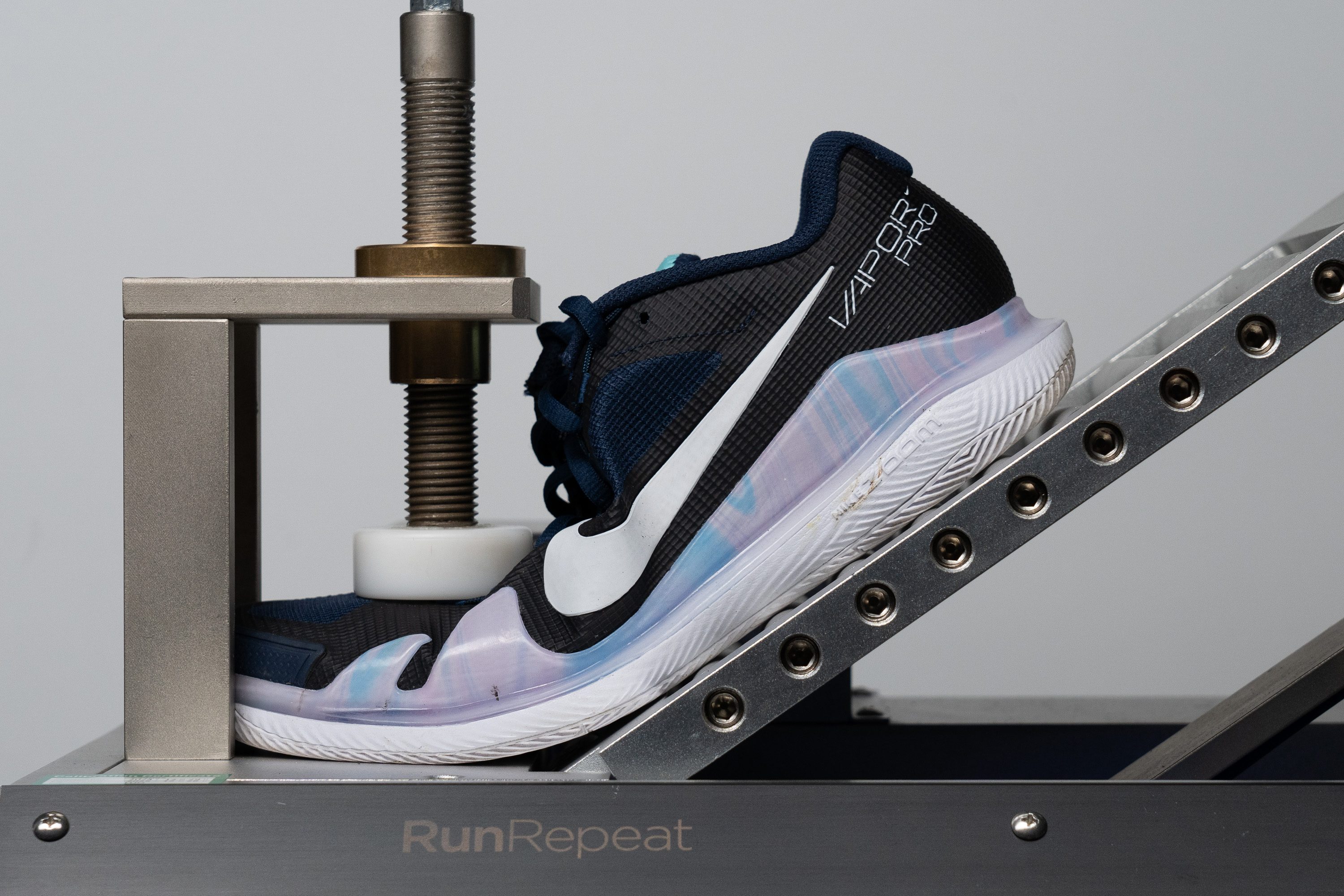 NikeCourt Air Zoom Vapor Pro Flexibility Stiffness