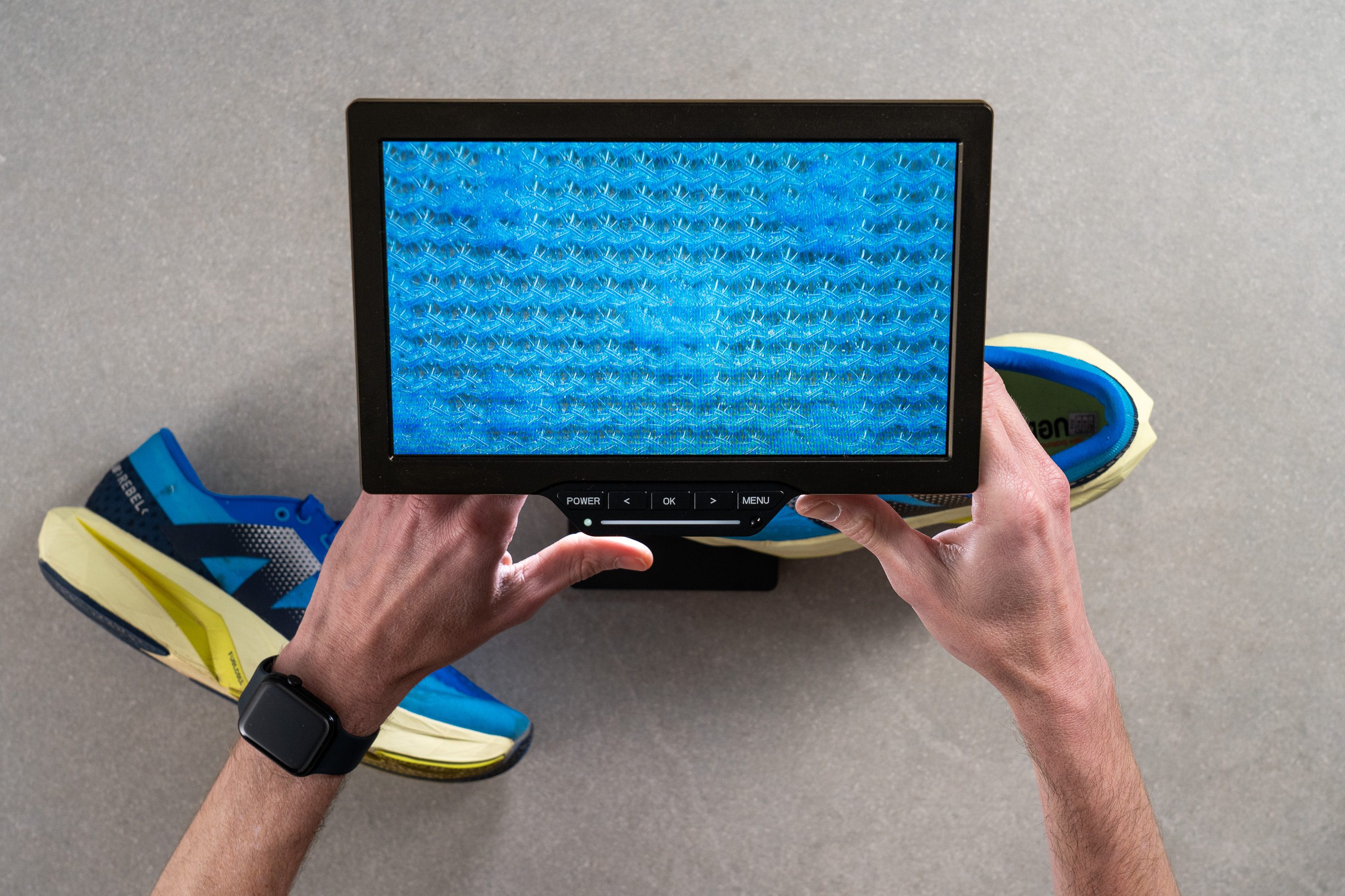 Microscopio New Balance FuelCell Rebel v4