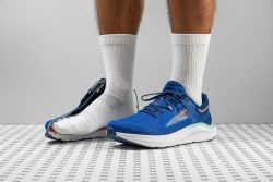 Altra Paradigm 7